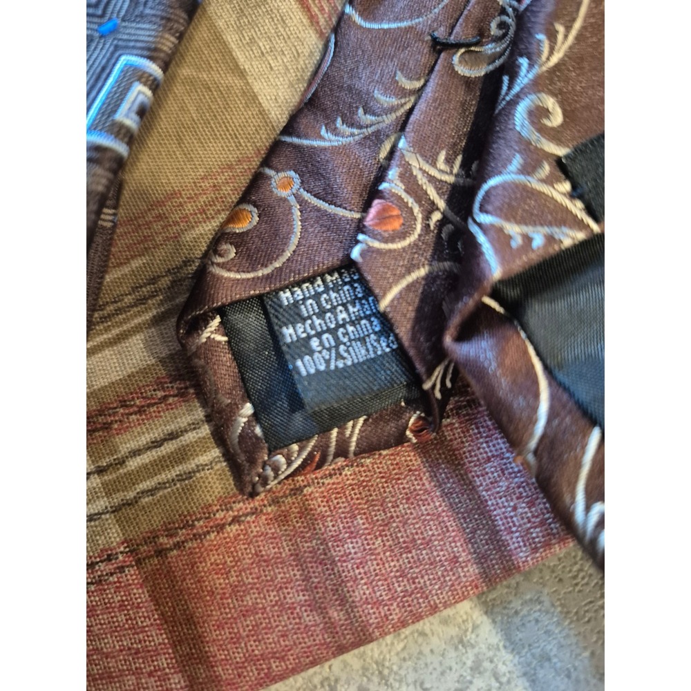 Necktie Bundle: Van Heusen, Joseph Abboud, Croft &‎ Barrow - Striped & Patterned - Picture 3 of 10